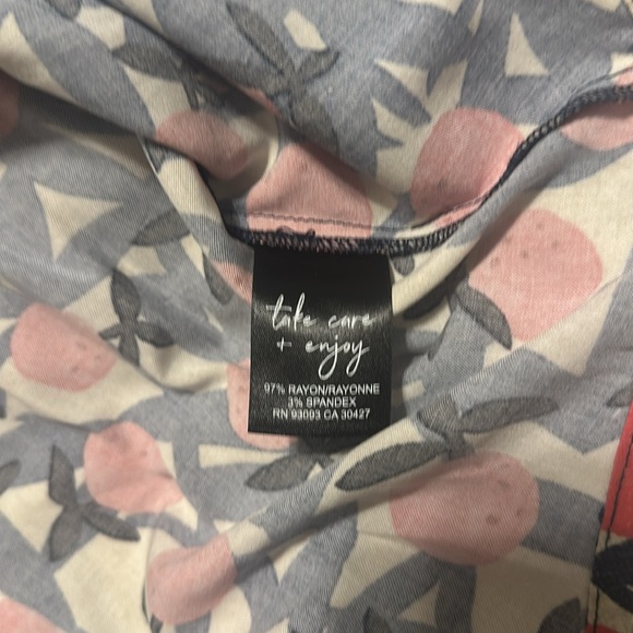 Nic & Zoe - Blue, Beige, and Coral Patterned V Neck L/S Blouse - Medium - Picture 4 of 5